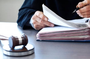 Суд не може визнати протиправною бездіяльність суб`єкта владних повноважень, якщо термін для розгляду ним звернення не завершився