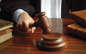 Чи звільняє відсутність Закону щодо правил носіння зброї від кримінальної відповідальності?