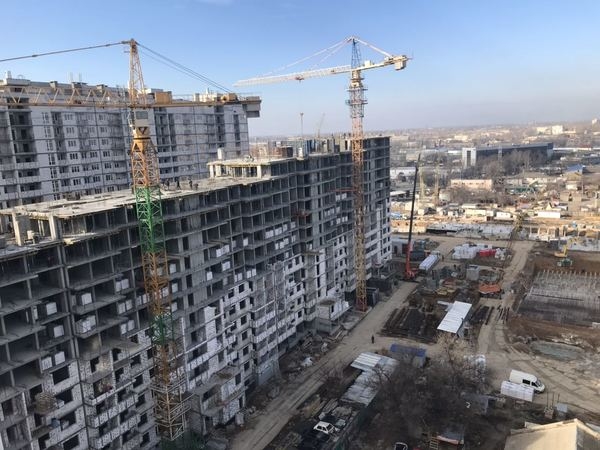 与员工签订雇佣合同是授予房地产开发商建造设施许可证的必要条件。